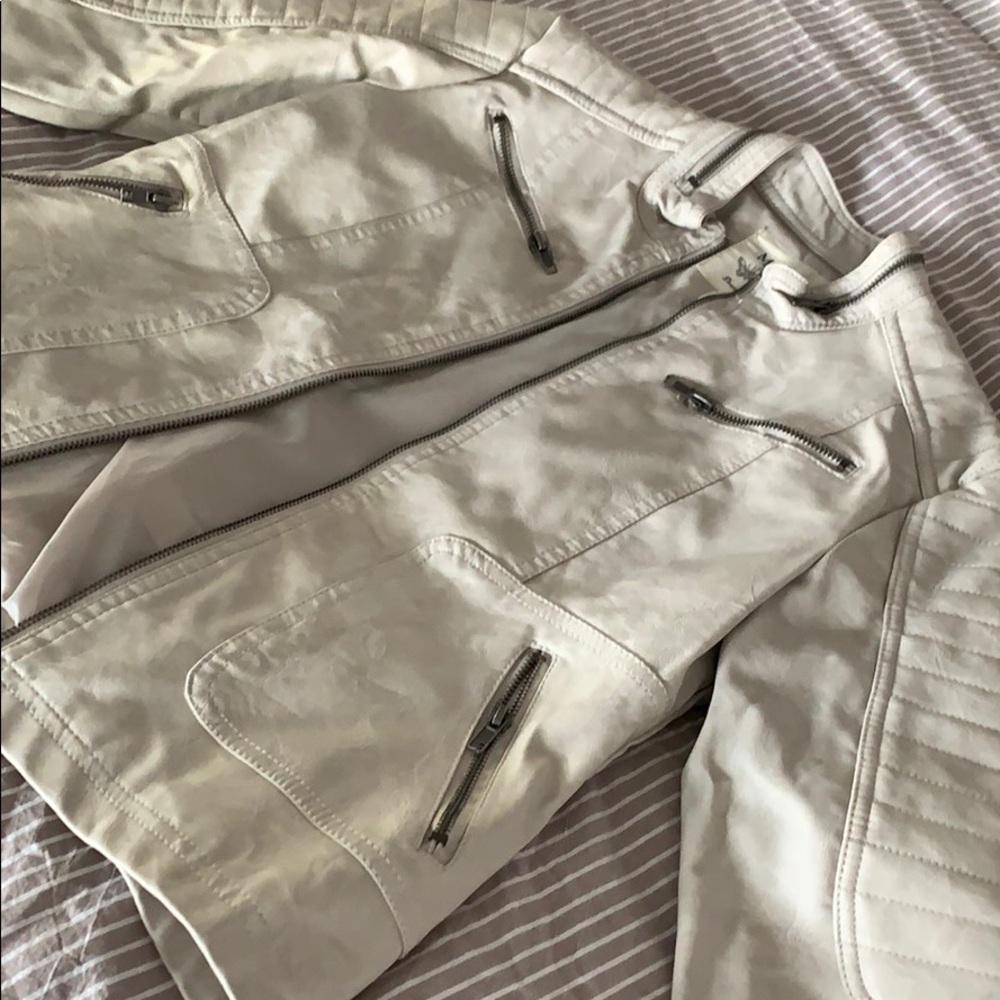 Women’s leather jacket